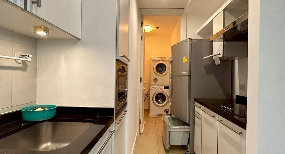 For rent 2 bedrooms condo in Pathum Wan, Bangkok