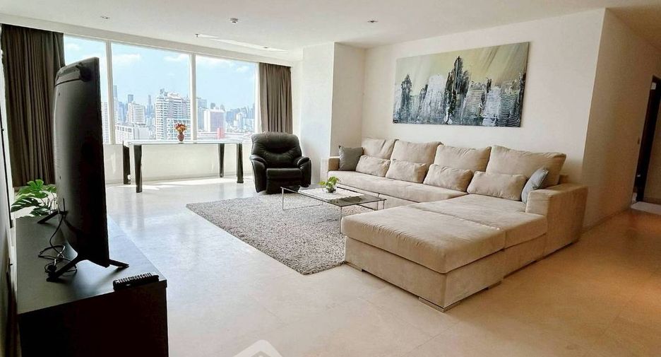 For rent 3 bedrooms condo in Watthana, Bangkok