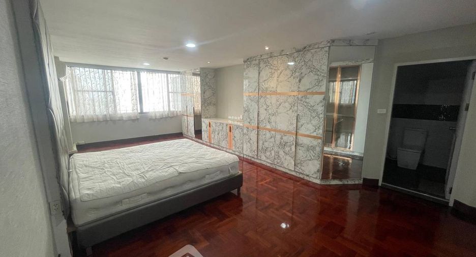 For rent 3 bedrooms condo in Watthana, Bangkok
