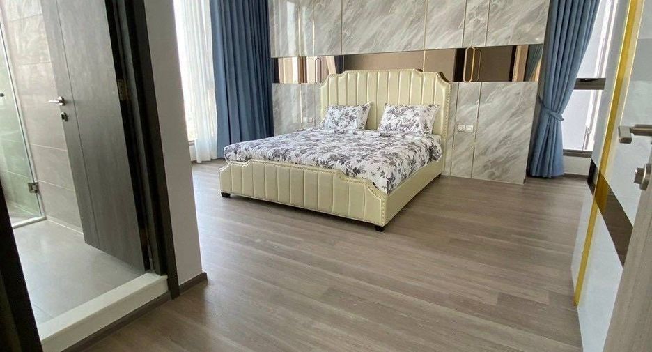 Condo en alquiler de 3 habitaciones en Bang Kho Laem, Bangkok