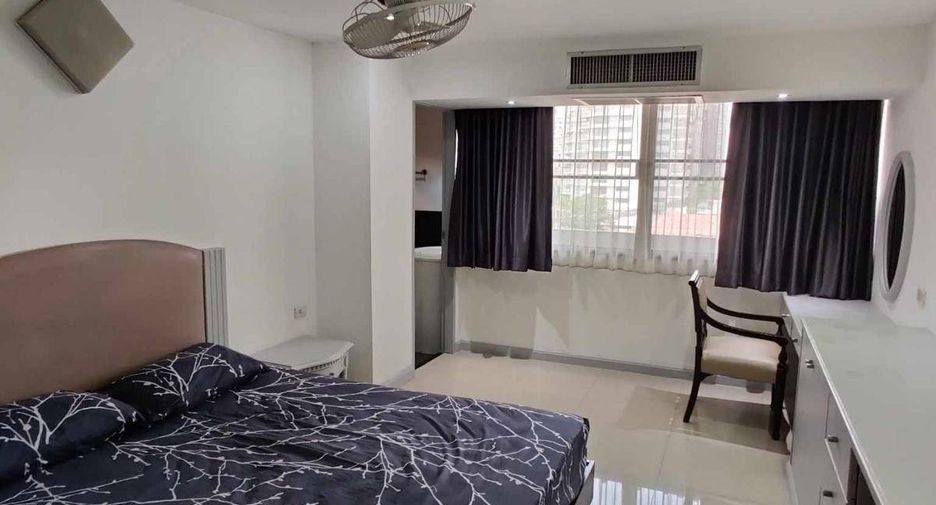 Condo en alquiler de 3 habitaciones en Watthana, Bangkok