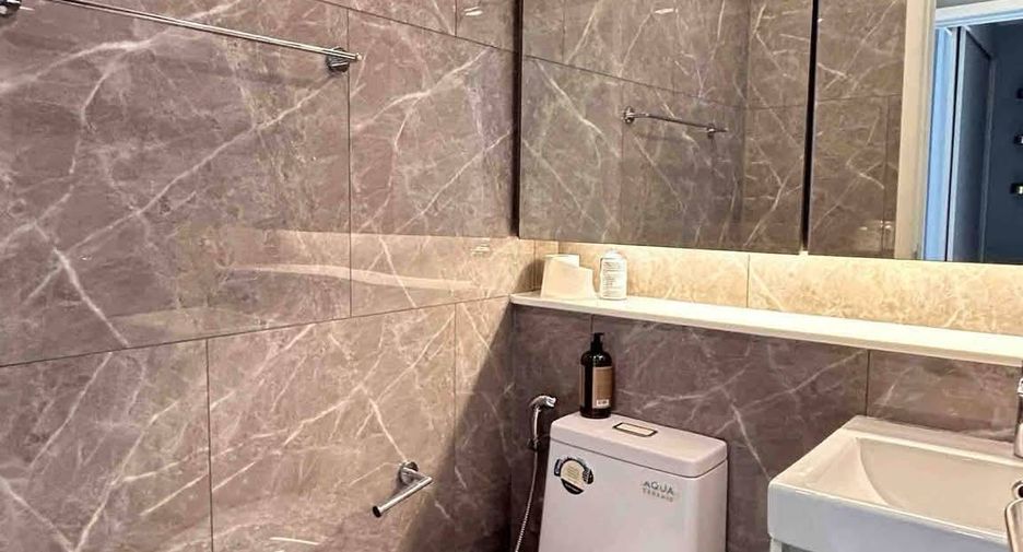 For rent 2 bedrooms condo in Chatuchak, Bangkok