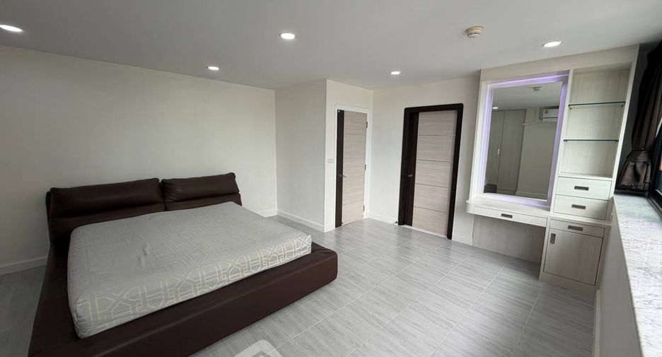 Condo en venta de 3 habitaciones en Khlong Toei, Bangkok
