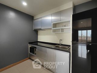 À vendre 3 chambres condo à Huai Khwang, Bangkok