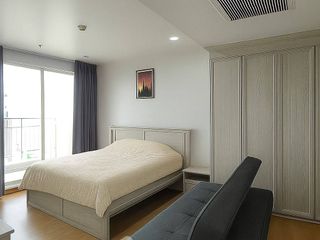 À vendre 3 chambres condo à Huai Khwang, Bangkok