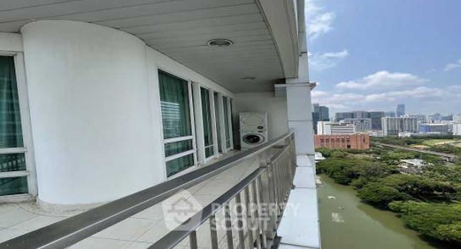 For sale 2 ベッドルーム condo in Pathum Wan, Bangkok