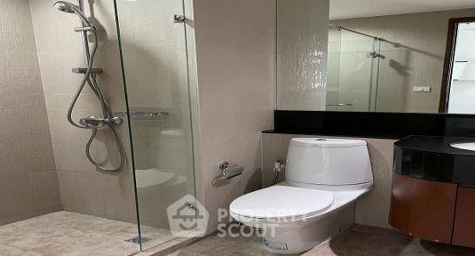 For sale 2 ベッドルーム condo in Pathum Wan, Bangkok