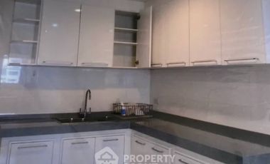 For sale 3 bedrooms condo in Watthana, Bangkok