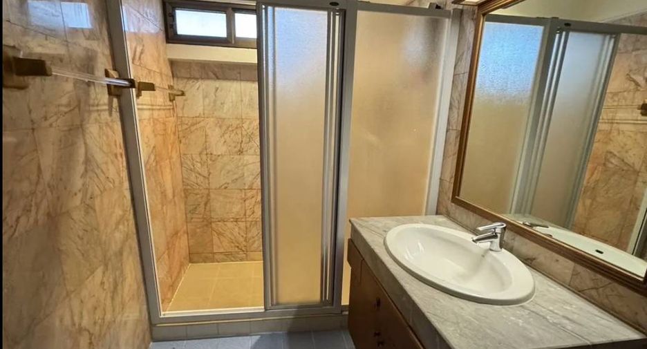 For rent and for sale 3 bedrooms condo in Watthana, Bangkok