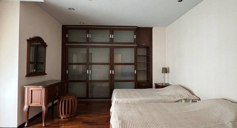 For rent and for sale 2 bedrooms condo in Watthana, Bangkok