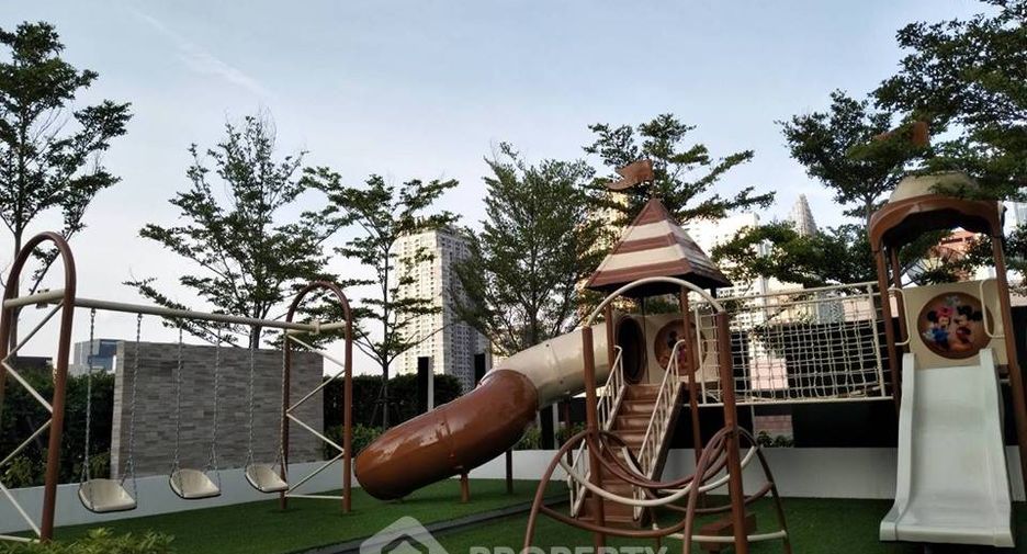 For sale 2 bedrooms condo in Watthana, Bangkok