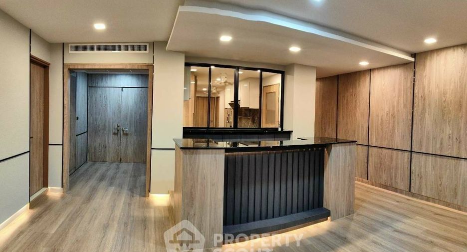 Wohnung zur Miete und zum Kauf mit 3 Zimmer in Pathum Wan, Bangkok
