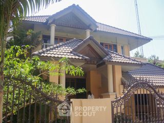Casa en venta de 6 habitaciones en Bang Lamung, Chonburi