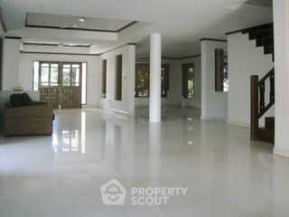 Casa en venta de 6 habitaciones en Bang Lamung, Chonburi