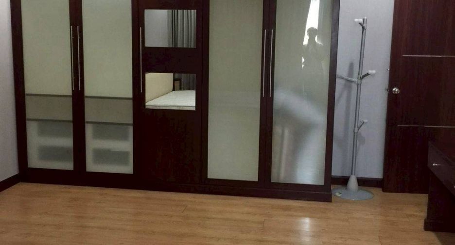 Wohnung zur Miete und zum Kauf mit 1 Zimmer in Bang Rak, Bangkok