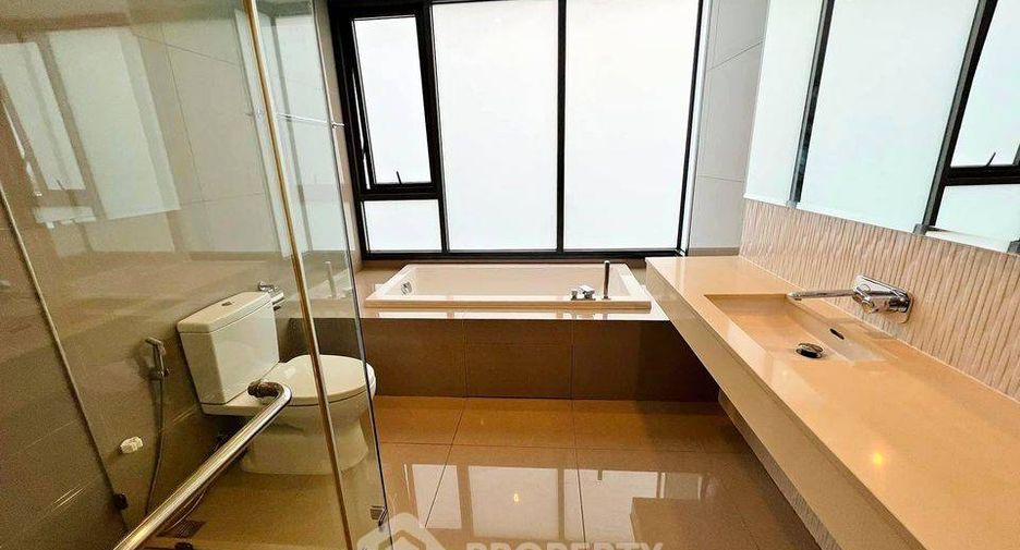 Condo en venta de 2 habitaciones en Khlong Toei, Bangkok