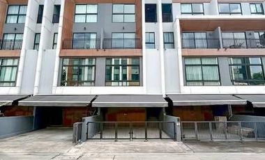 Reihenhaus zum Kauf mit 3 Zimmer in Suan Luang, Bangkok