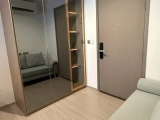 À louer studio condo à Huai Khwang, Bangkok