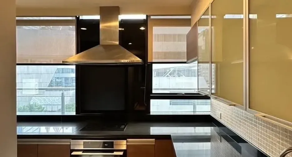 Condo en alquiler de 2 habitaciones en Pathum Wan, Bangkok
