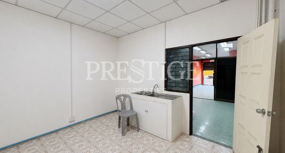 For sale and for rent 2 bedrooms retail Space in Bang Lamung, Chonburi