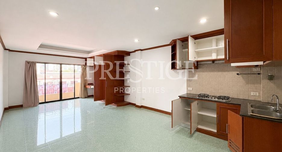 For sale and for rent 2 bedrooms retail Space in Bang Lamung, Chonburi