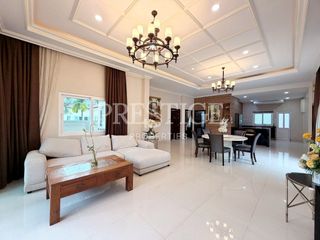 For sale 3 ベッドルーム house in Bang Lamung, Chonburi