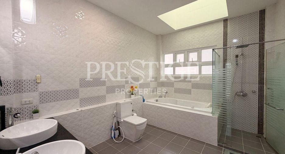For sale 3 ベッドルーム house in Huay Yai, Pattaya