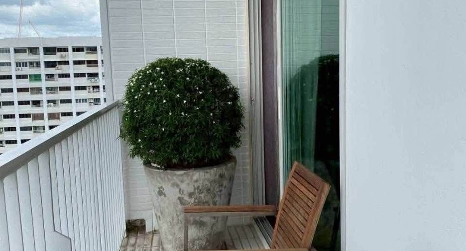 For sale 2 bedrooms condo in Watthana, Bangkok