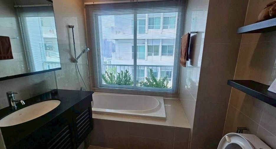 For sale 2 bedrooms condo in Watthana, Bangkok
