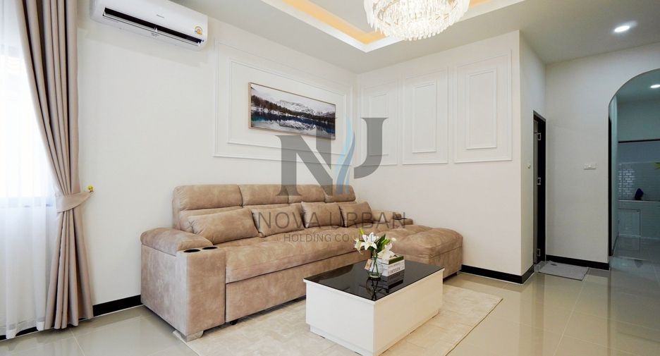 À vendre 3 chambres maison de ville à Bang Lamung, Chonburi