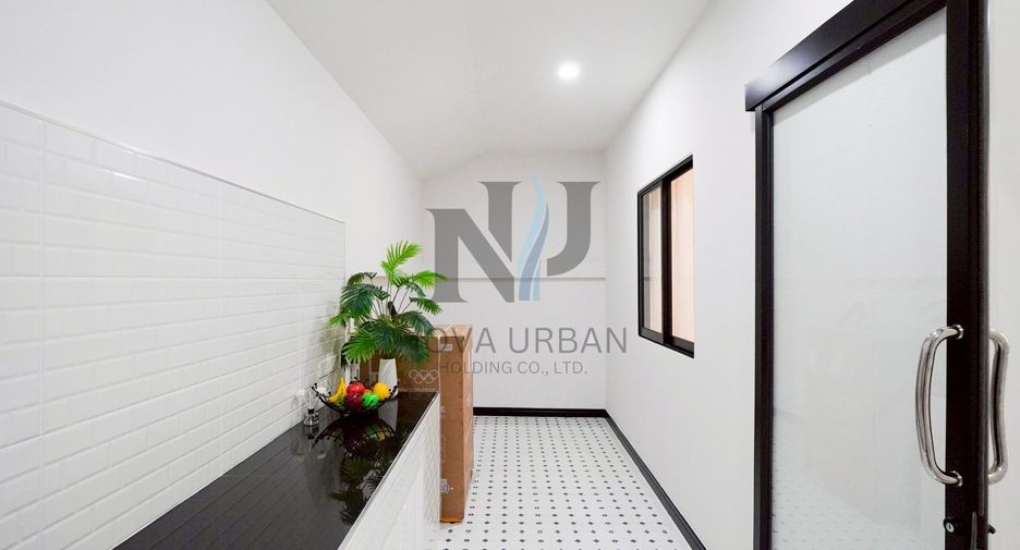 À vendre 3 chambres maison de ville à Bang Lamung, Chonburi
