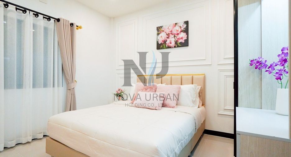 À vendre 3 chambres maison de ville à Bang Lamung, Chonburi