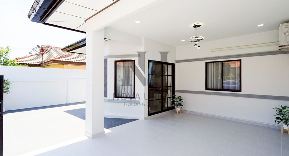 À vendre 3 chambres maison de ville à Bang Lamung, Chonburi
