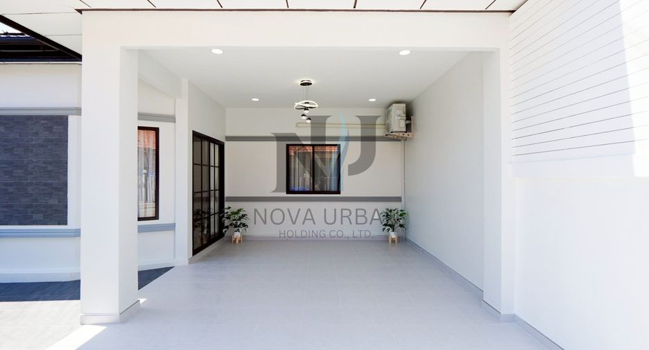 À vendre 3 chambres maison de ville à Bang Lamung, Chonburi