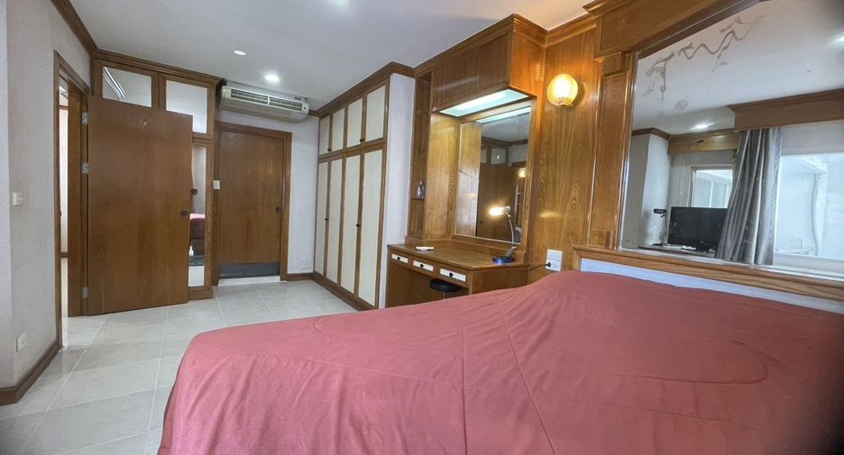 For sale 1 bed condo in Khlong Toei, Bangkok