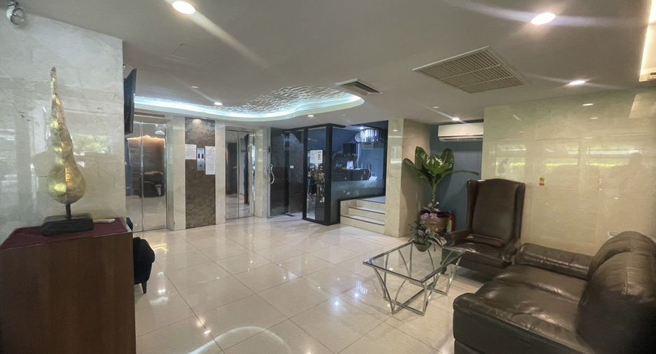 For sale 1 bed condo in Khlong Toei, Bangkok