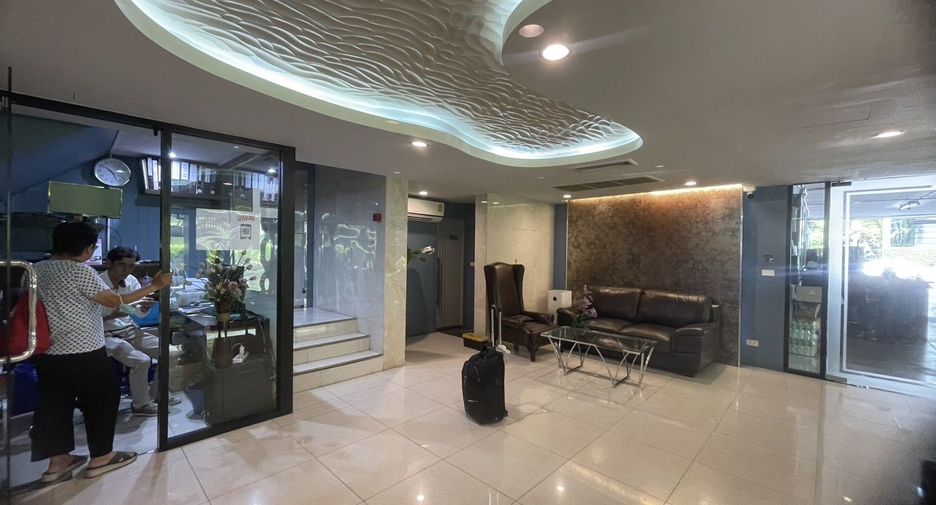 For sale 1 bed condo in Khlong Toei, Bangkok