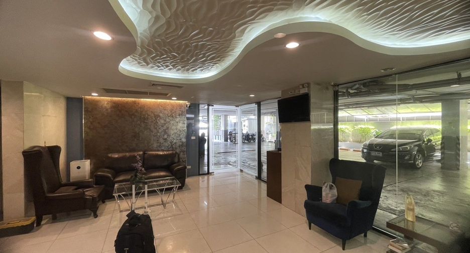 For sale 1 bed condo in Khlong Toei, Bangkok