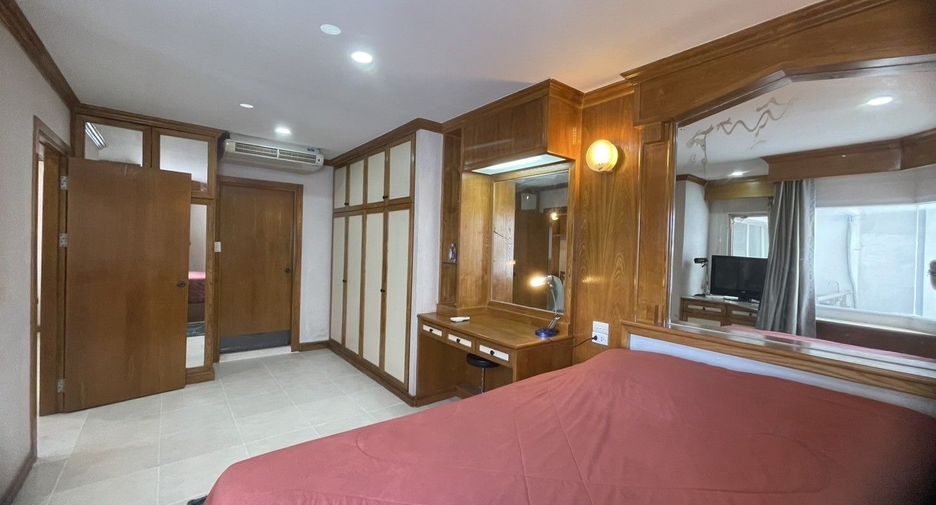 For sale 1 bed condo in Khlong Toei, Bangkok