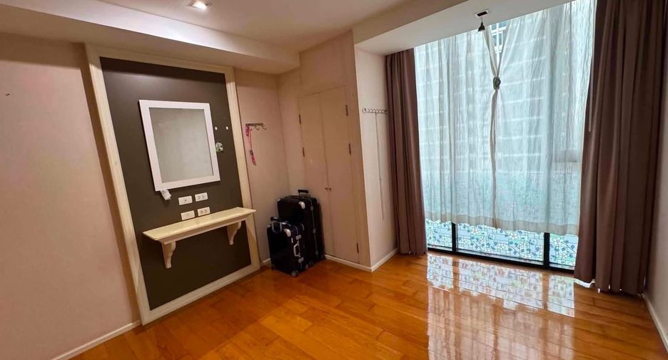 For sale 2 bedrooms condo in Watthana, Bangkok