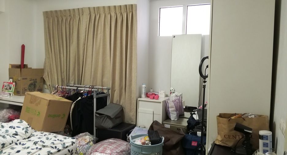出售 2 卧室 公寓 在 Huai Khwang, 曼谷