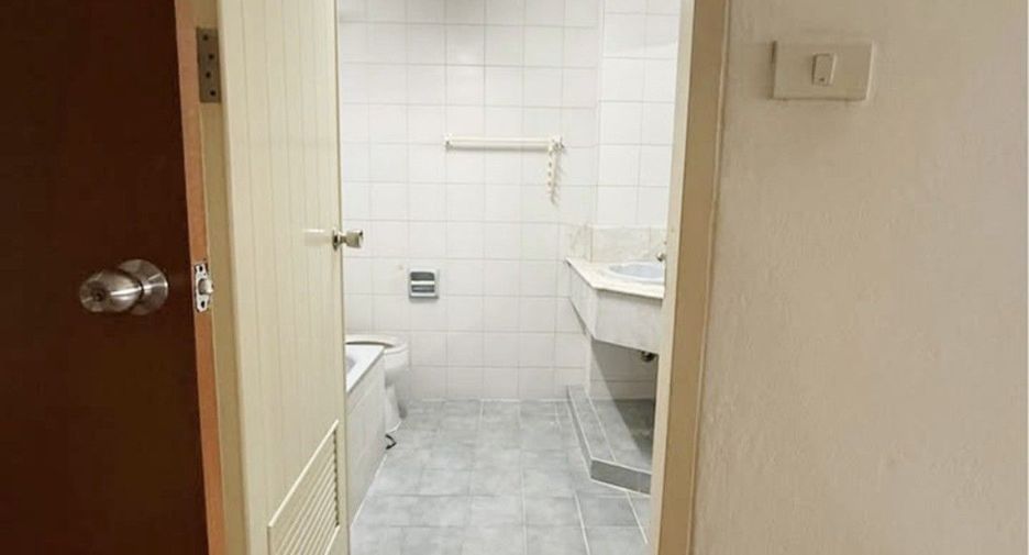 Wohnung zum Kauf mit 2 Zimmer in Watthana, Bangkok