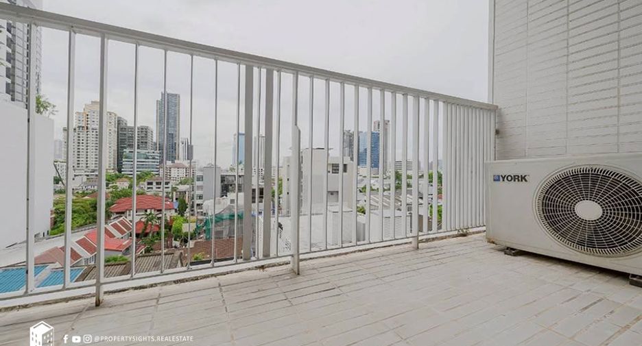 For rent 2 bedrooms condo in Watthana, Bangkok