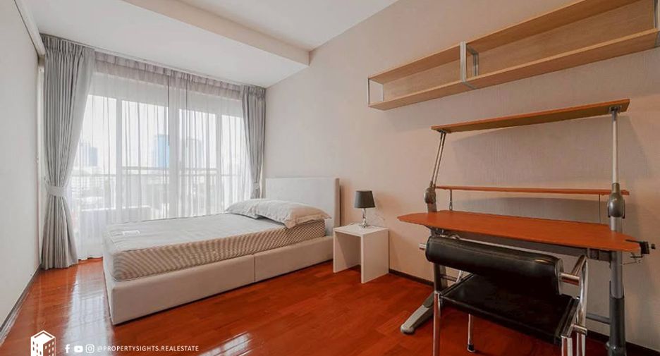 For rent 2 bedrooms condo in Watthana, Bangkok