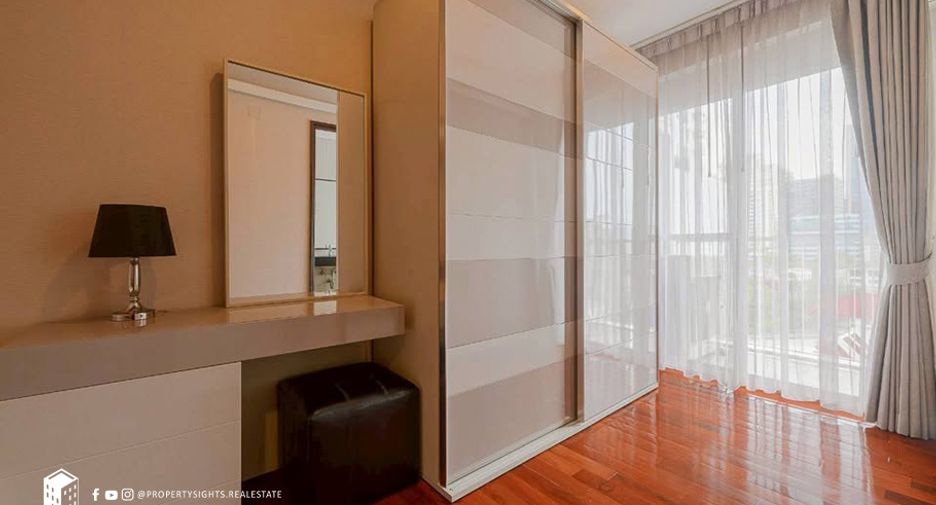 For rent 2 bedrooms condo in Watthana, Bangkok