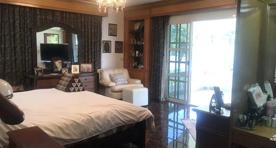 Haus zum Kauf mit 4 Zimmer in Sai Mai, Bangkok