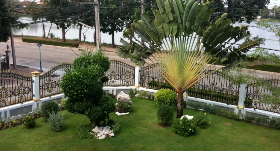 Haus zum Kauf mit 4 Zimmer in Sai Mai, Bangkok