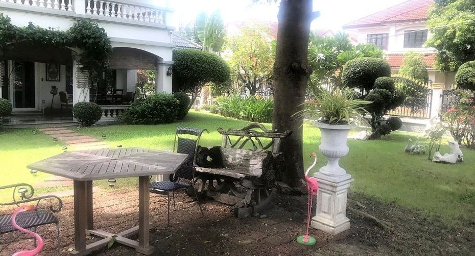 Haus zum Kauf mit 4 Zimmer in Sai Mai, Bangkok