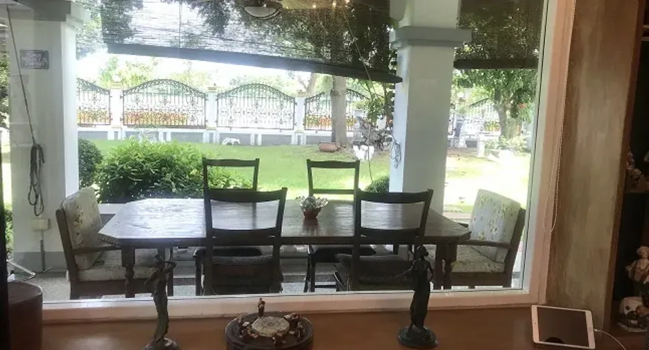 Haus zum Kauf mit 4 Zimmer in Sai Mai, Bangkok