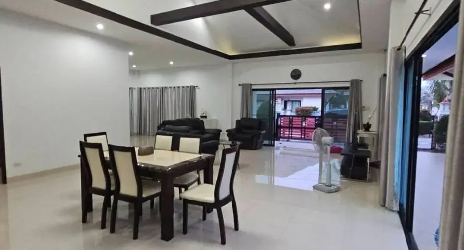 For rent 3 bedrooms house in Huay Yai, Pattaya